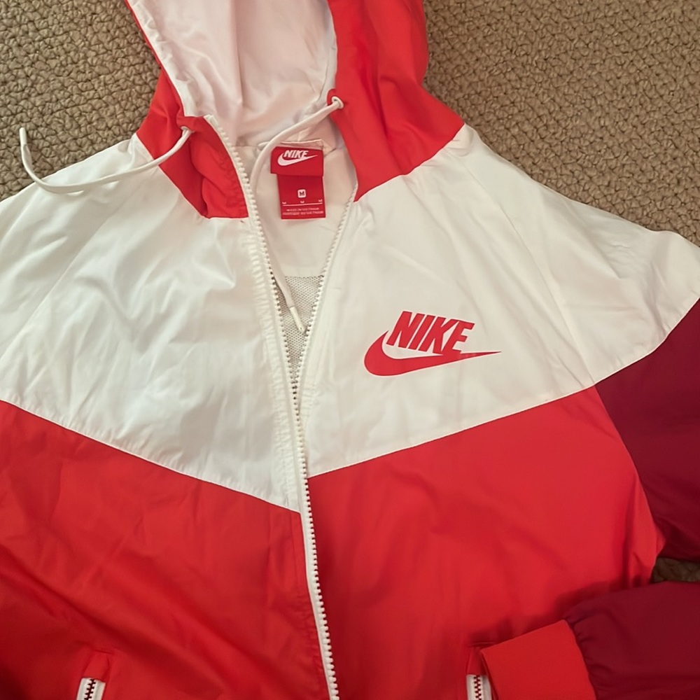 Red and white Nike windbreaker retro